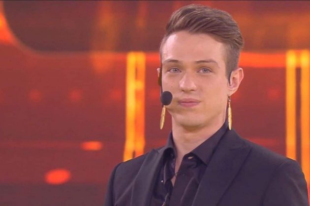 Irama Lo Ricordate Ad Amici Arriva Il Cambio Look Adesso